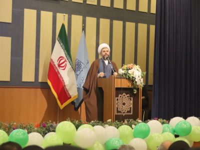 آینده انقلاب در دستان جوانان است/ دانشجویان باید در برابر فریبکاری دشمنان هوشیار باشند
