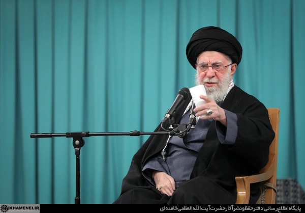 ما رئیس جمهور آمریکا را مجرم می دانیم