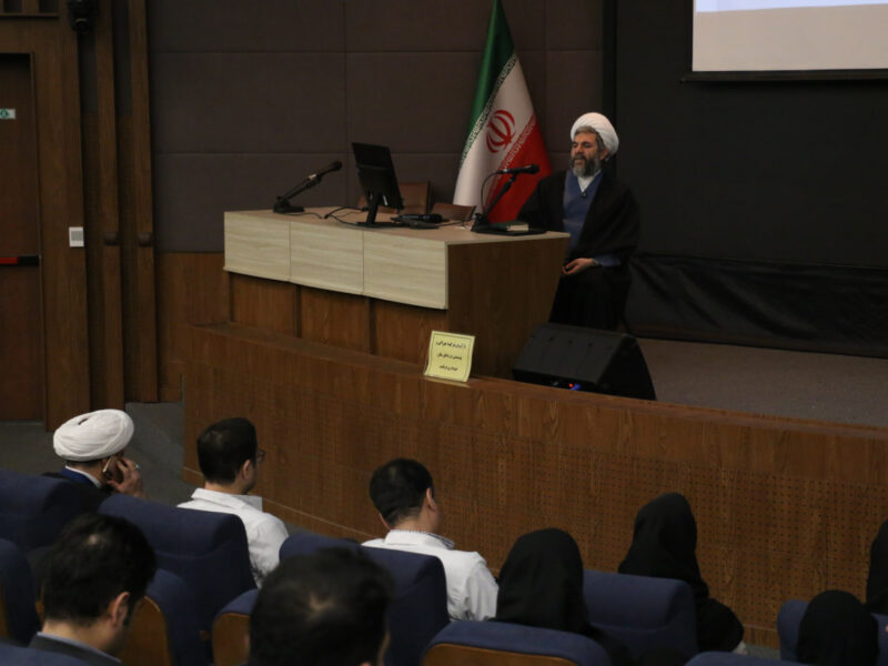 نشست هم اندیشی چالش ها و راهبردهای بیانیه گام دوم انقلاب اسلامی در بیمارستان شهدای تجریش